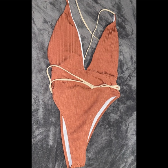 SHEIN Crisscross Plunge One Piece Swimsuit - Picture 1 of 2